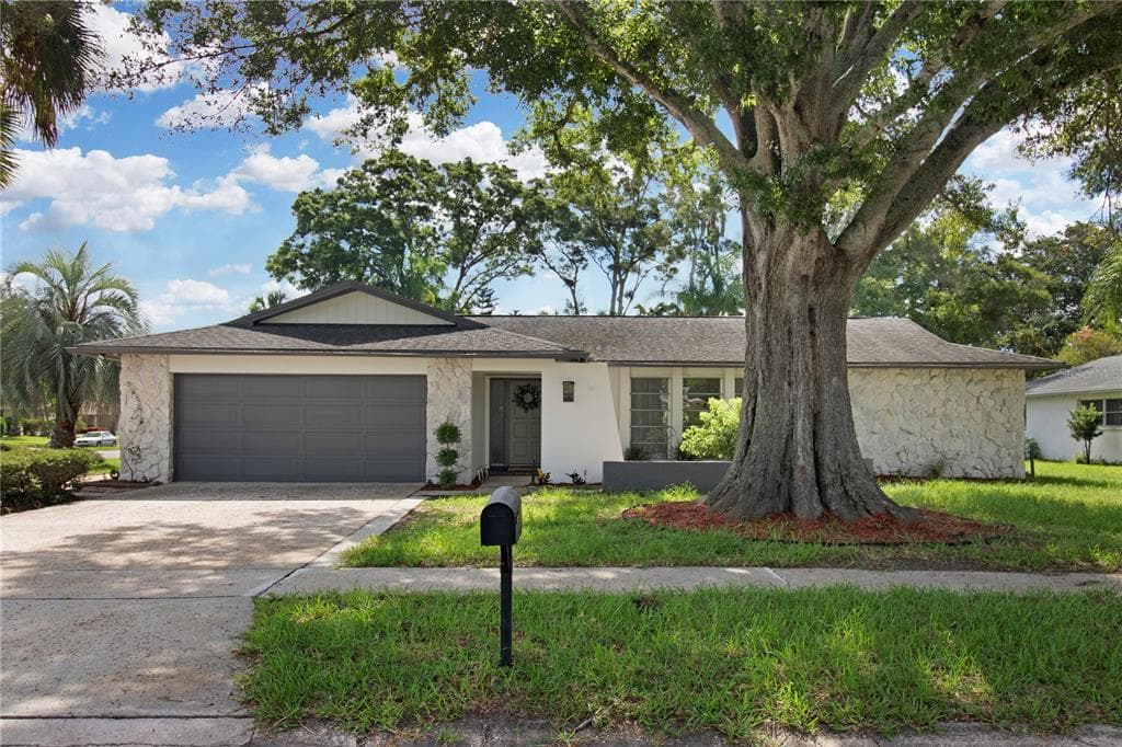 2725 ASHWOOD COURT CLEARWATER, FL 33761