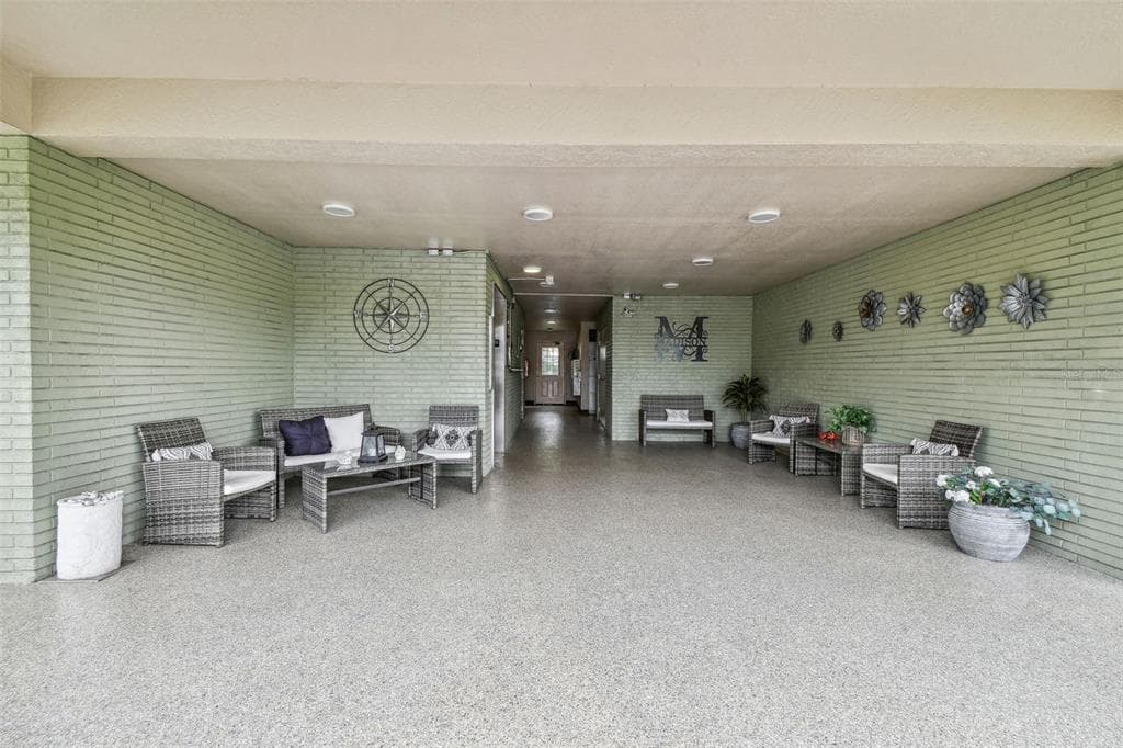 6080 80TH STREET N UNIT 401