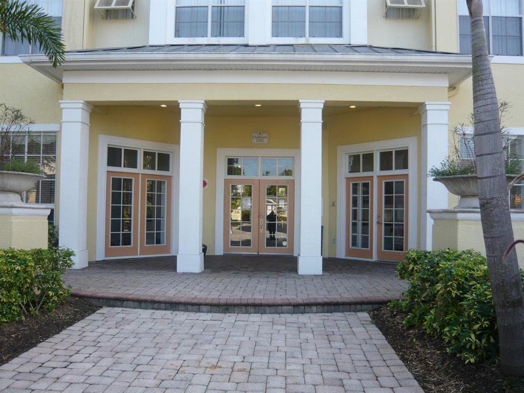 1502 MARSH COVE COURT UNIT 106 TAMPA, FL 33619