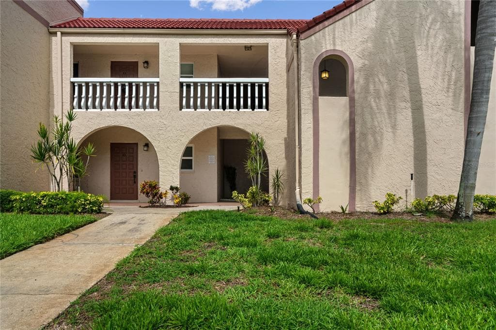 9700 STARKEY ROAD UNIT 127 SEMINOLE, FL 33777
