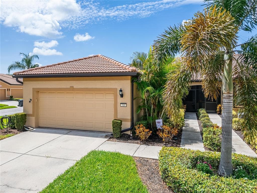 310 BLUEWATER FALLS COURT APOLLO BEACH, FL 33572