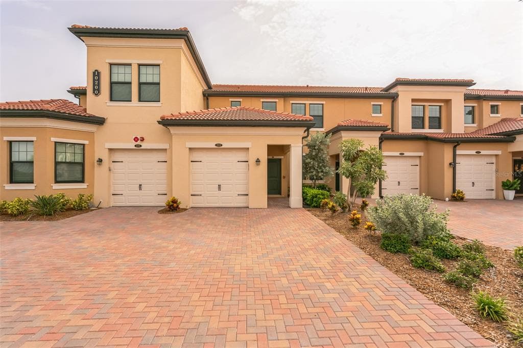 10200 STAGGERBUSH DRIVE UNIT 201 VENICE, FL 34293