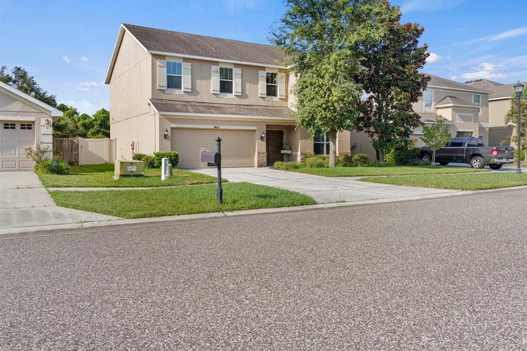 18624 NEW LONDON AVENUE LAND O LAKES, FL 34638