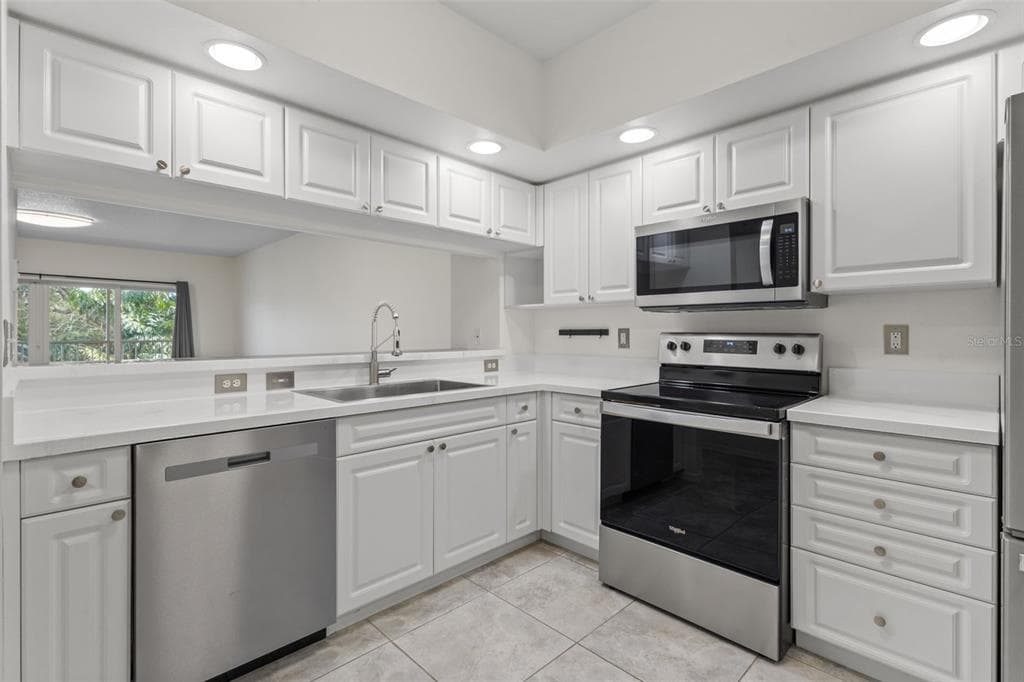 960 STARKEY ROAD UNIT 5203 LARGO, FL 33771