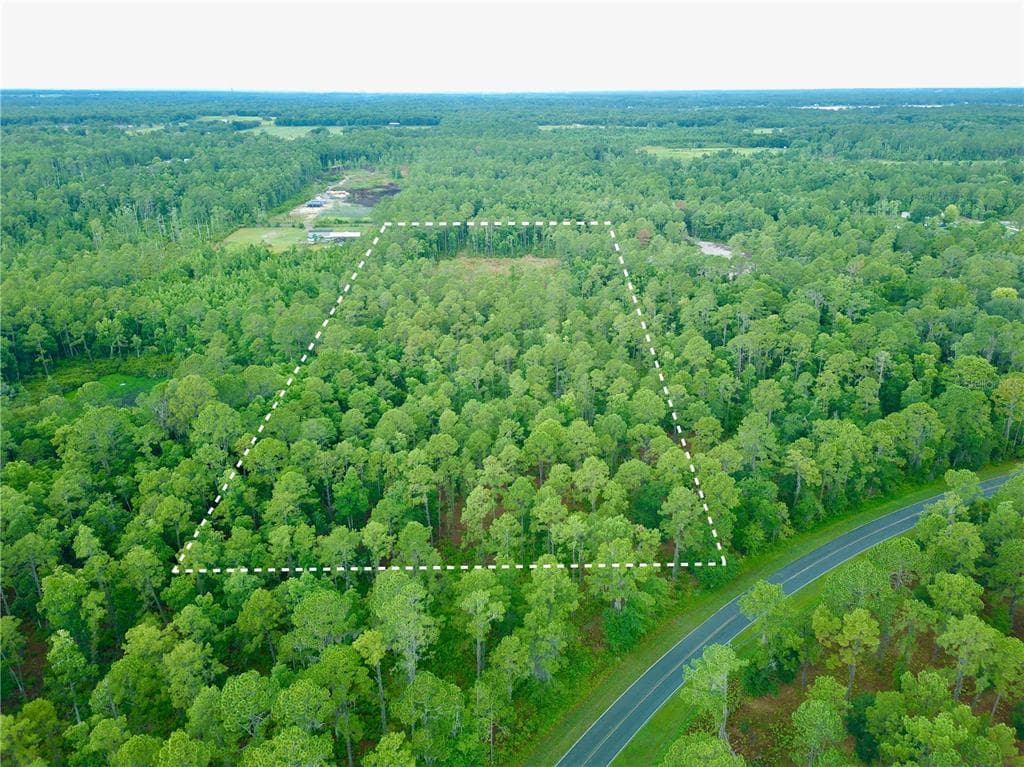 190 PETTIT ROAD CRESCENT CITY, FL 32112