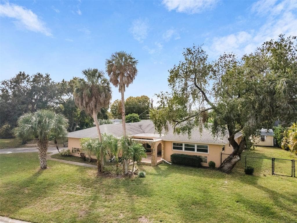 5748 FOLEY STREET SEMINOLE, FL 33772