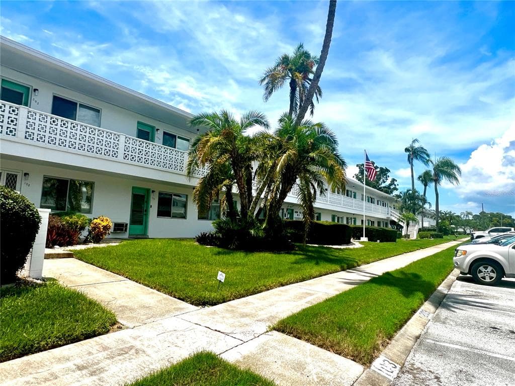 8450 112TH STREET UNIT 104 SEMINOLE, FL 33772