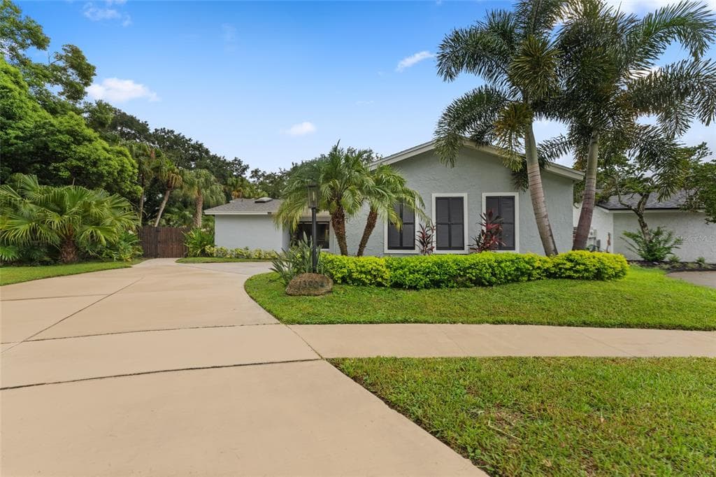 13904 HAYWARD PLACE TAMPA, FL 33618