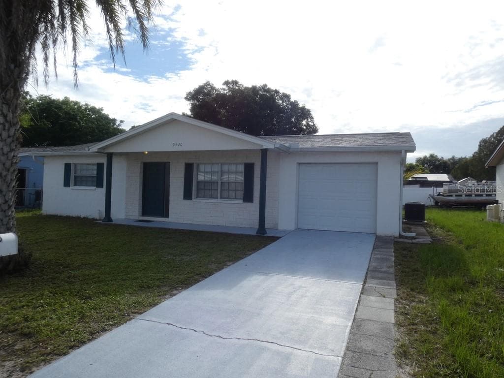 9320 BARRINGTON LANE PORT RICHEY, FL 34668