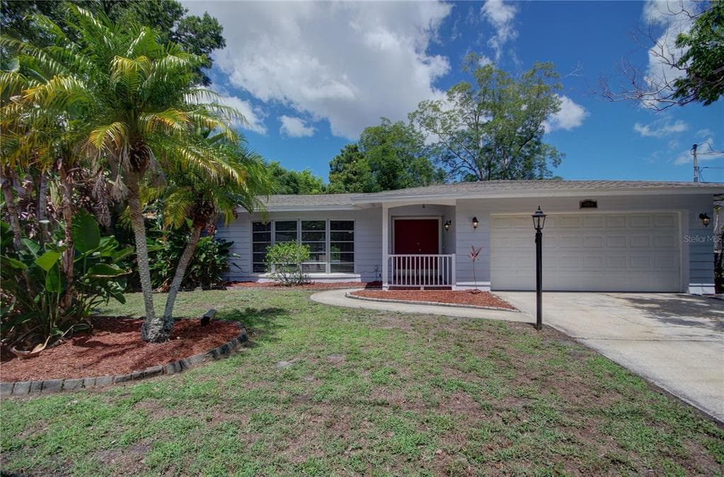 904 WELLINGTON DRIVE CLEARWATER, FL 33764