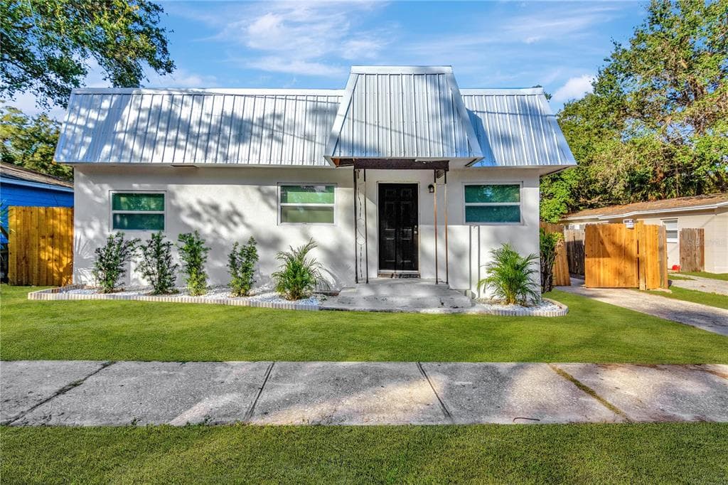 610 WOODLAWN STREET CLEARWATER, FL 33756