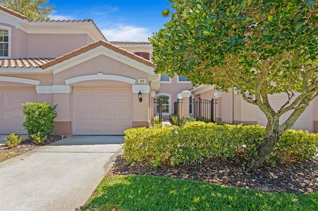 852 LANTERN WAY CLEARWATER, FL 33765