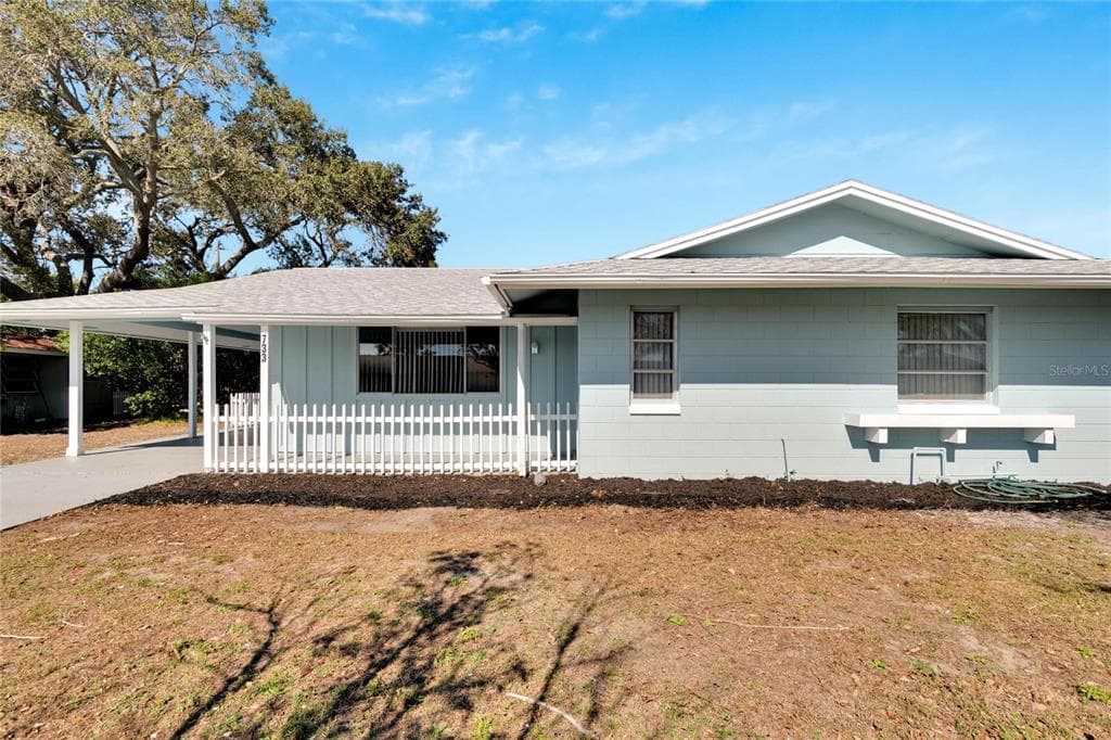 733 TAM O SHANTER AVENUE SUN CITY CENTER, FL 33573