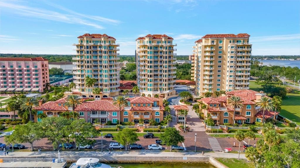 555 5TH AVENUE NE UNIT 932 ST PETERSBURG, FL 33701