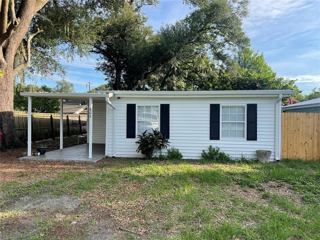 806 W SPENCER STREET PLANT CITY, FL 33563