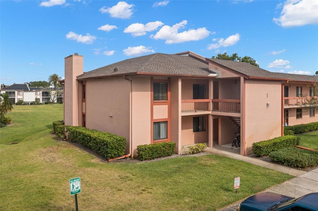 102 LAKESIDE DRIVE UNIT 102 OLDSMAR, FL 34677