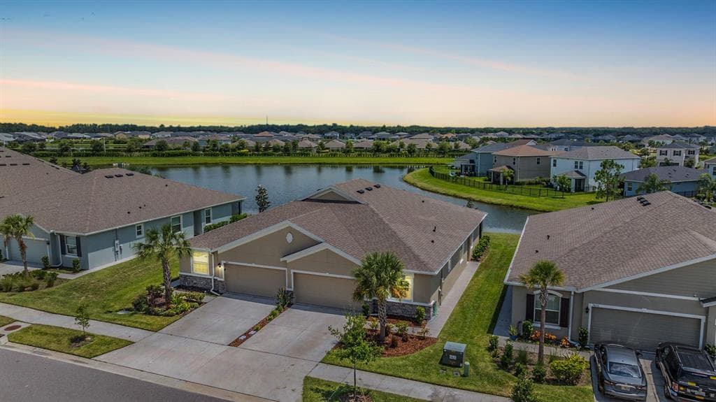 7828 STONEBROOK CIRCLE WESLEY CHAPEL, FL 33545