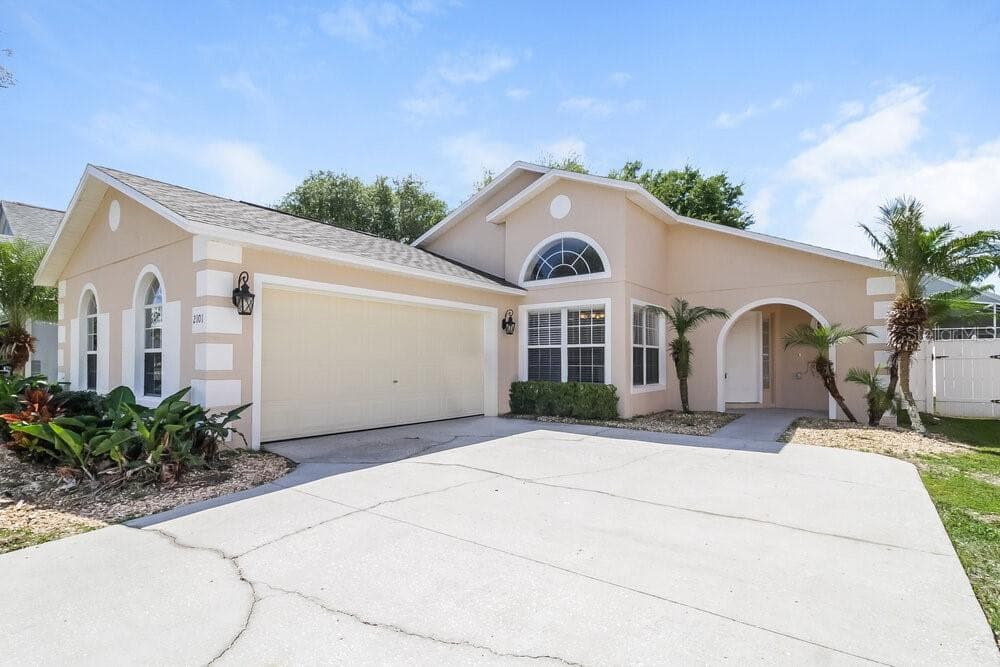 2101 WHITE EAGLE STREET CLERMONT, FL 34714