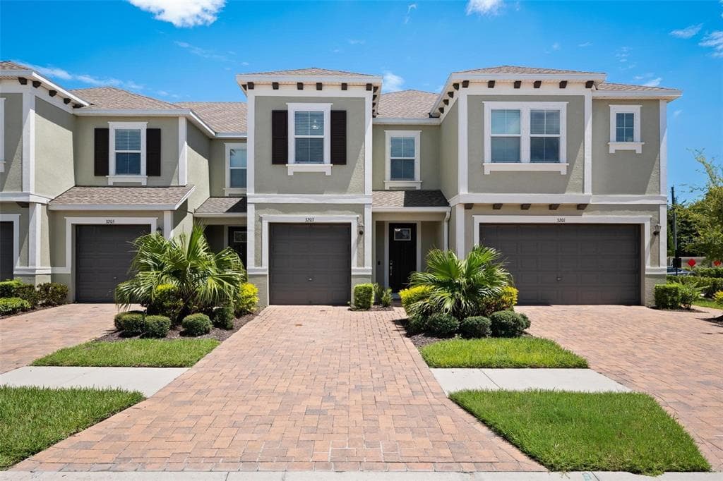 3203 PAINTED BLOSSOM COURT LUTZ, FL 33558