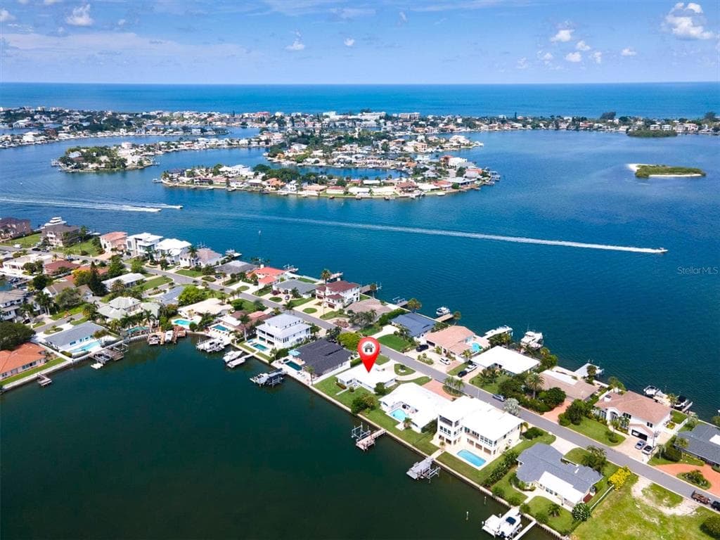 315 BUTTONWOOD LANE LARGO, FL 33770