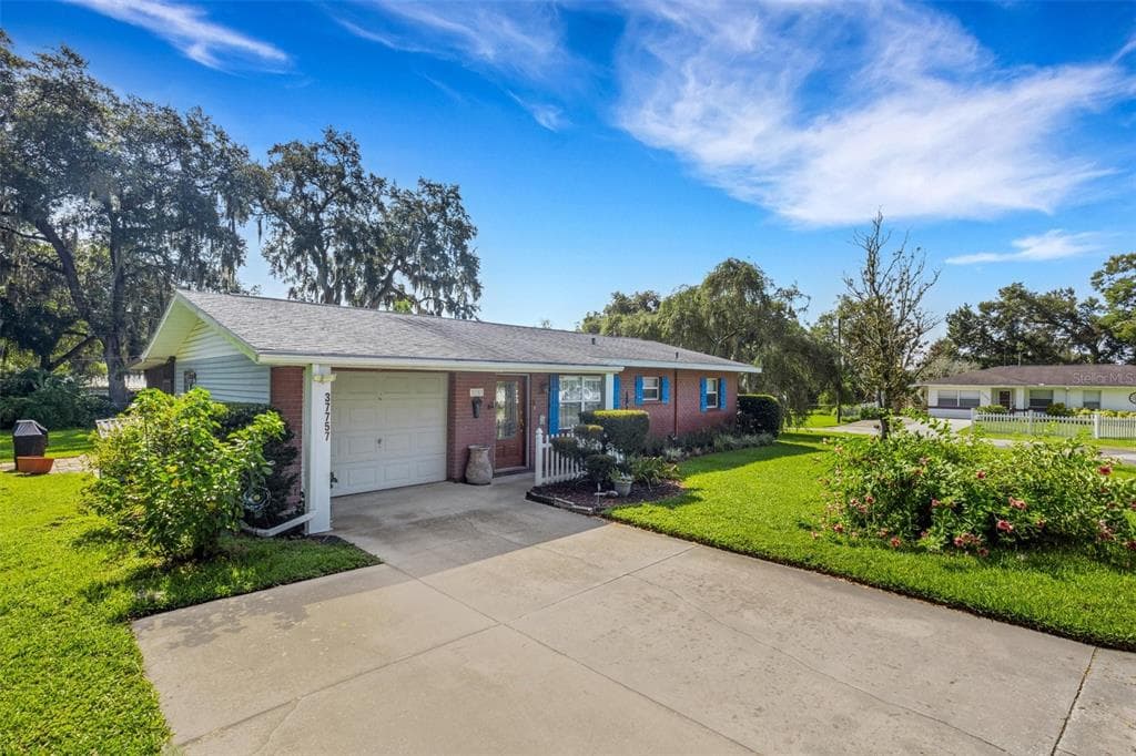 37757 HART CIRCLE ZEPHYRHILLS, FL 33542
