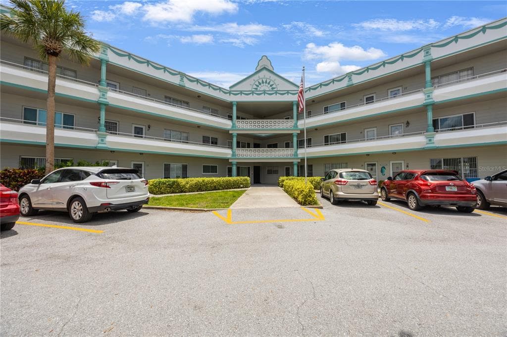 2371 ISRAELI DRIVE UNIT 5 CLEARWATER, FL 33763