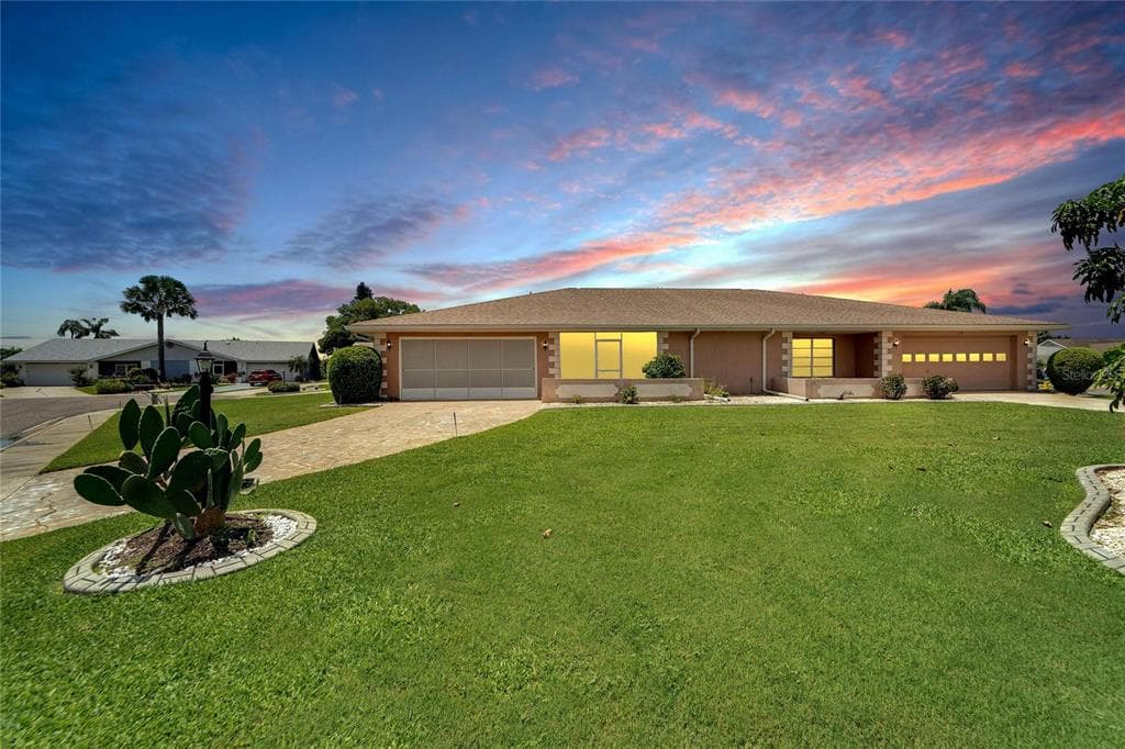 1010 YELLOWBIRD PLACE SUN CITY CENTER, FL 33573