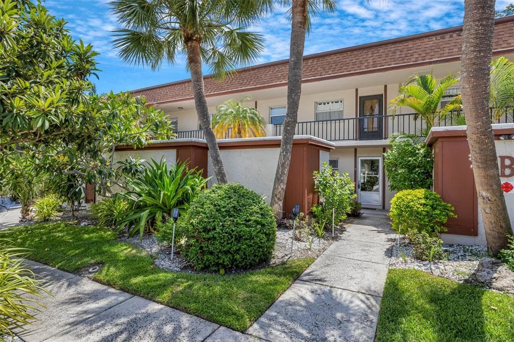 2750 E BAY DRIVE UNIT 4B LARGO, FL 33771