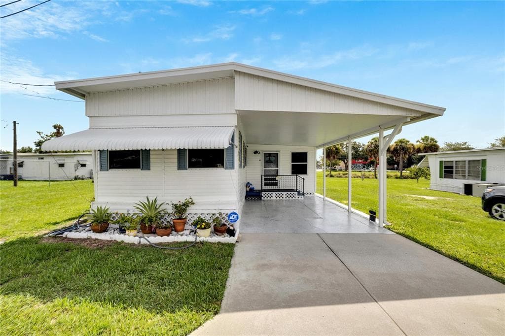 6132 HARRIET STREET ZEPHYRHILLS, FL 33542