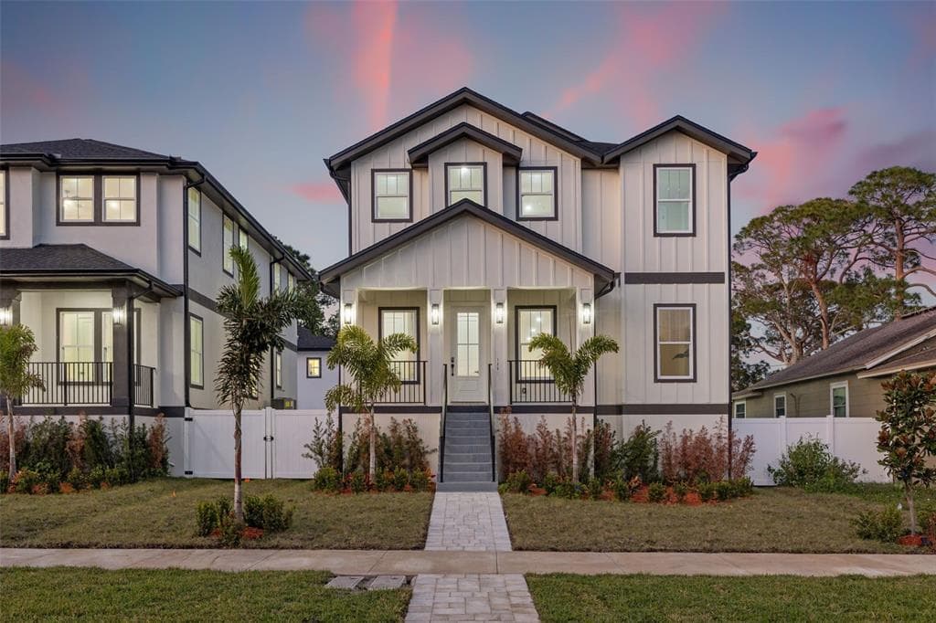125 48TH AVENUE N ST PETERSBURG, FL 33703