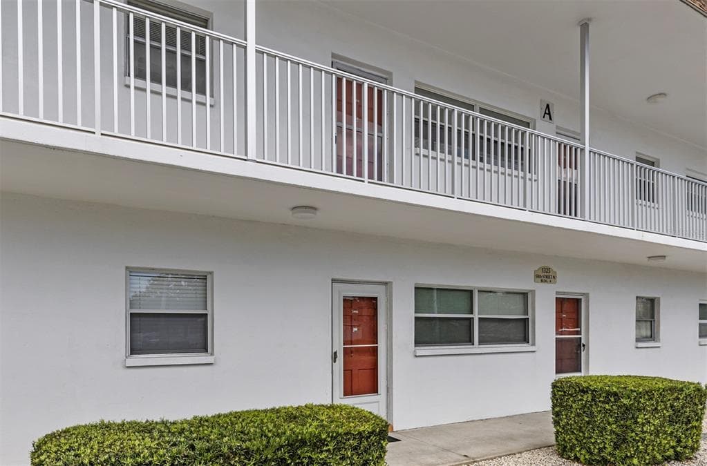 1325 58TH STREET N UNIT 102A ST PETERSBURG, FL 33710