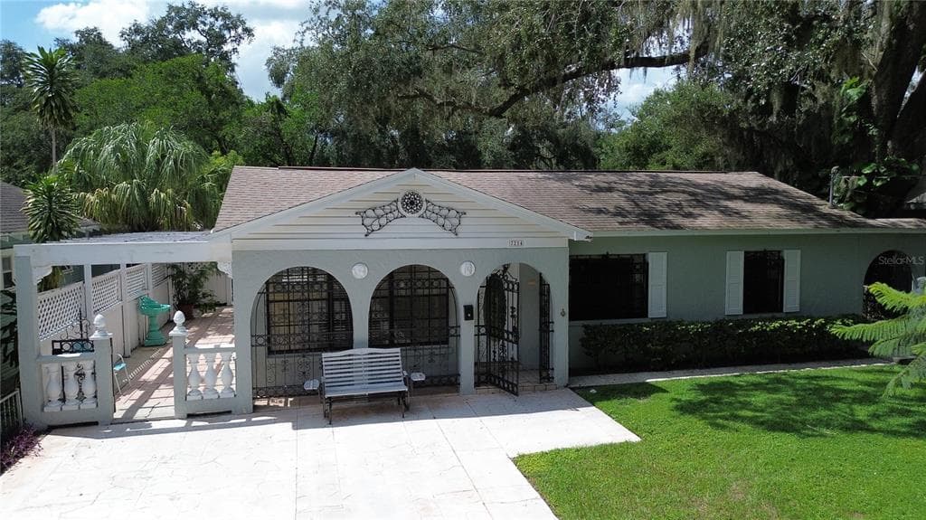 7214 N HIGHLAND AVENUE TAMPA, FL 33604