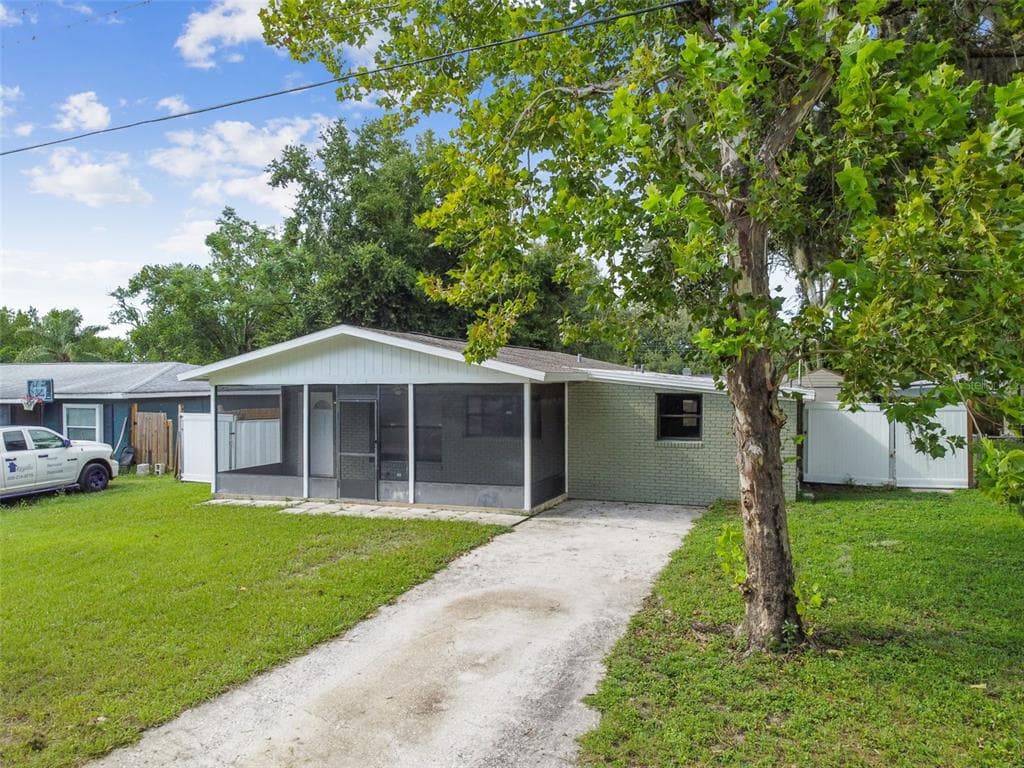 7024 FILBERT LANE TAMPA, FL 33637