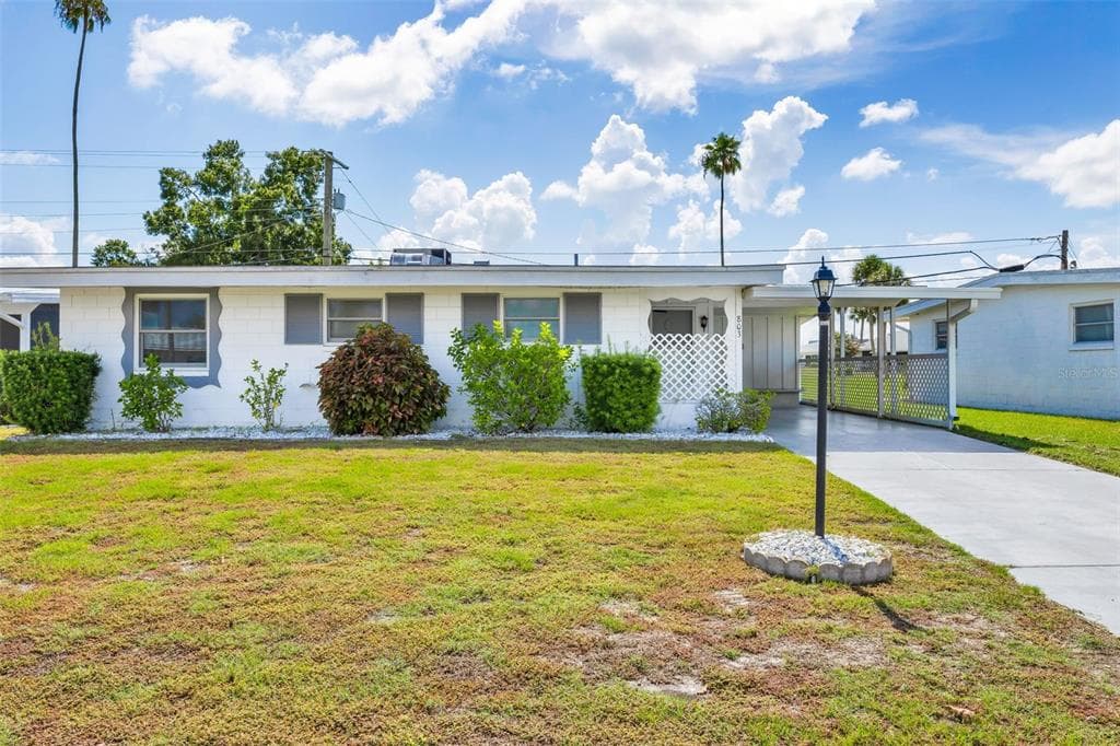 803 AUGUSTA DRIVE SUN CITY CENTER, FL 33573