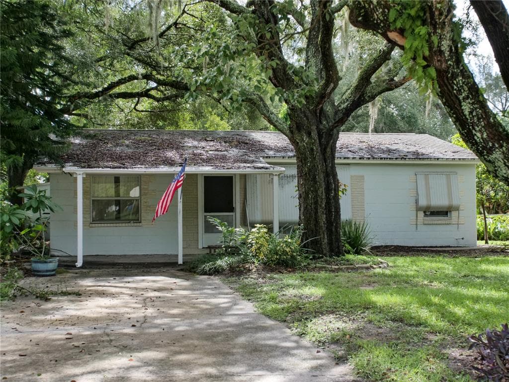 11423 WALKER ROAD THONOTOSASSA, FL 33592