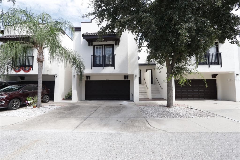 3627 BAY HEIGHTS WAY TAMPA, FL 33611