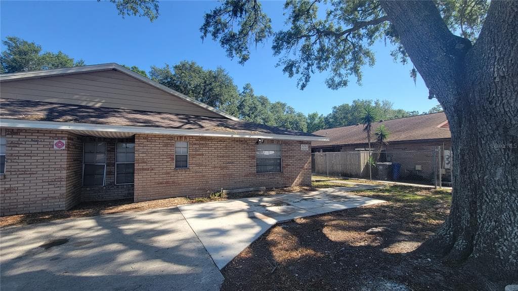 3203 BLOOMINGDALE VILLAS COURT BRANDON, FL 33511