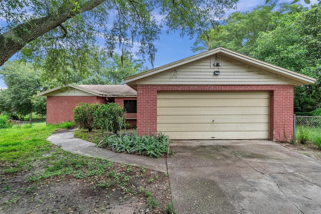 3604 GROVE TERRACE DRIVE LAKELAND, FL 33813