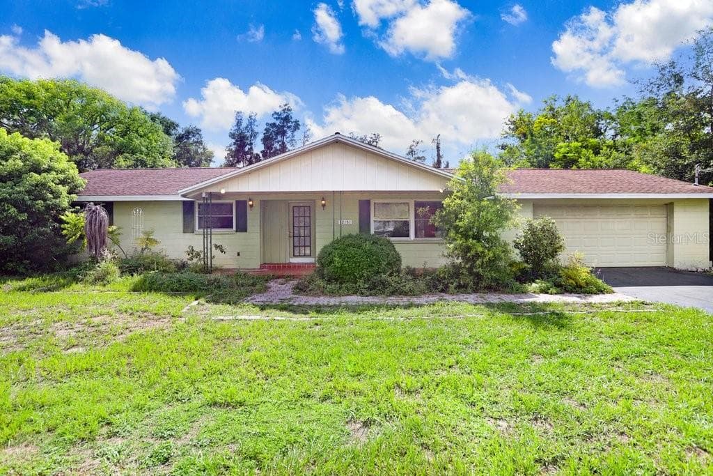 12151 VICTOR LANE DADE CITY, FL 33525