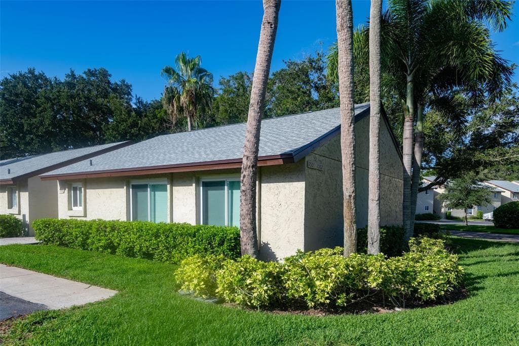 4215 E BAY DRIVE UNIT 1501B CLEARWATER, FL 33764
