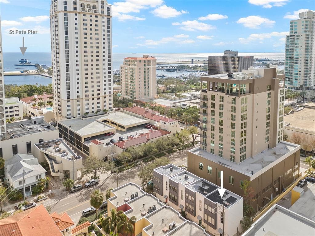 106 FAREHAM PLACE N ST PETERSBURG, FL 33701