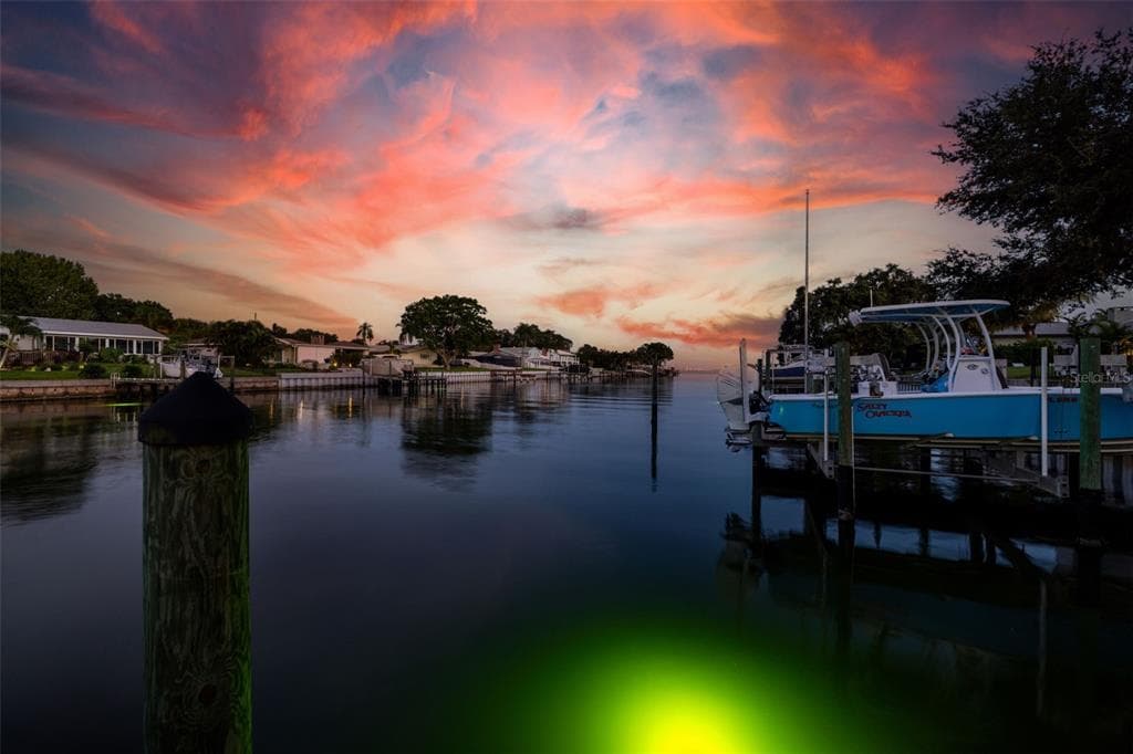 6698 29TH STREET S ST PETERSBURG, FL 33712