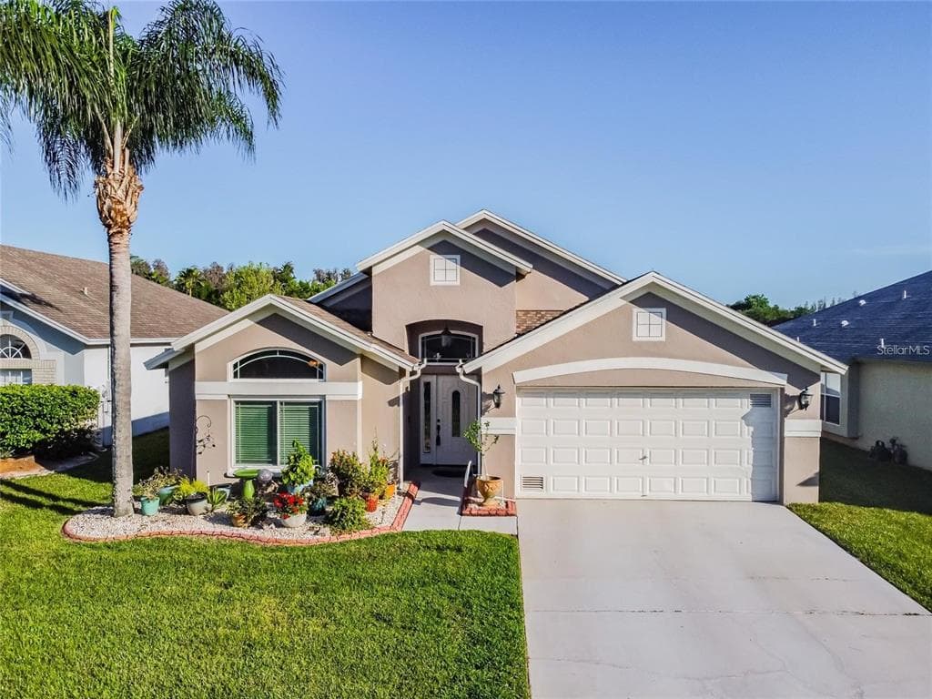 1204 CRIMSON CLOVER LANE WESLEY CHAPEL, FL 33543