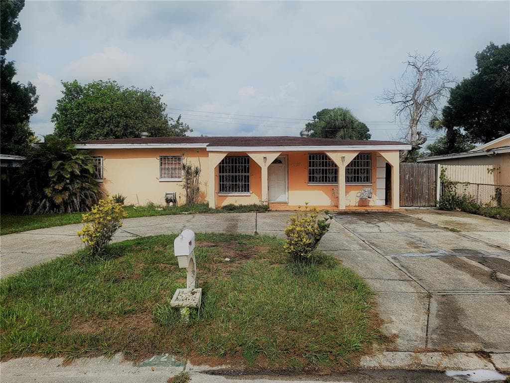 4729 MURRAY HILL DRIVE TAMPA, FL 33615