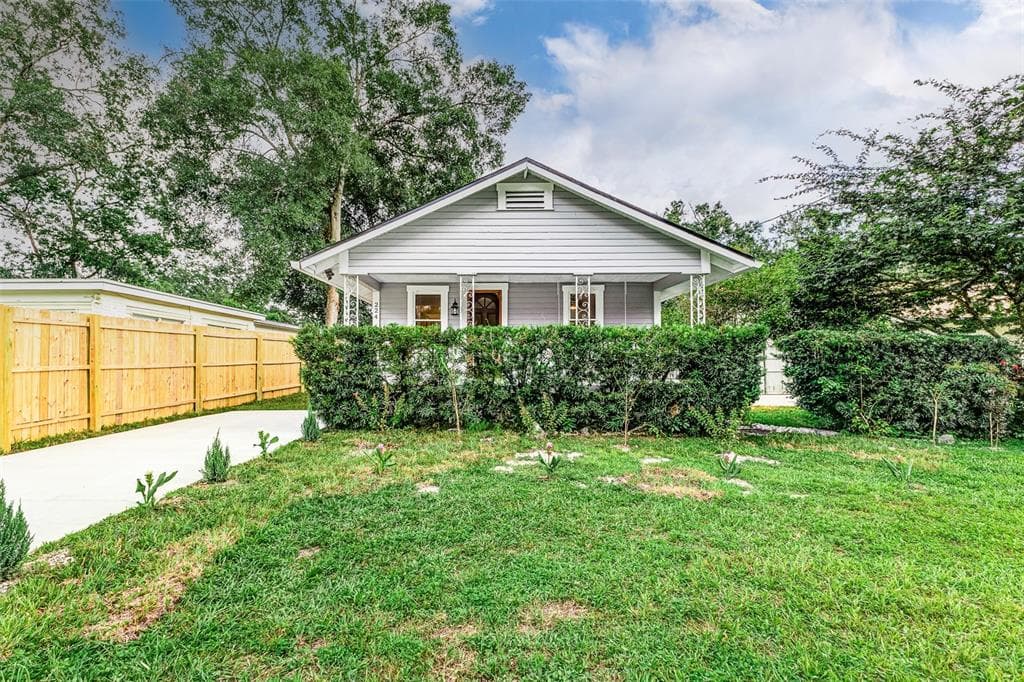 224 W JEAN STREET TAMPA, FL 33604