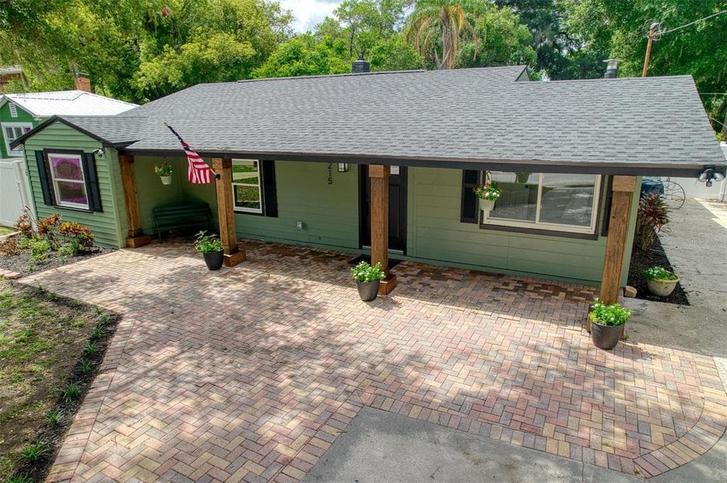 1215 E NORTH STREET TAMPA, FL 33604