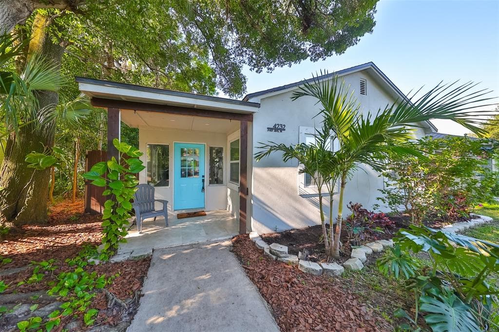 4232 3RD AVENUE N ST PETERSBURG, FL 33713