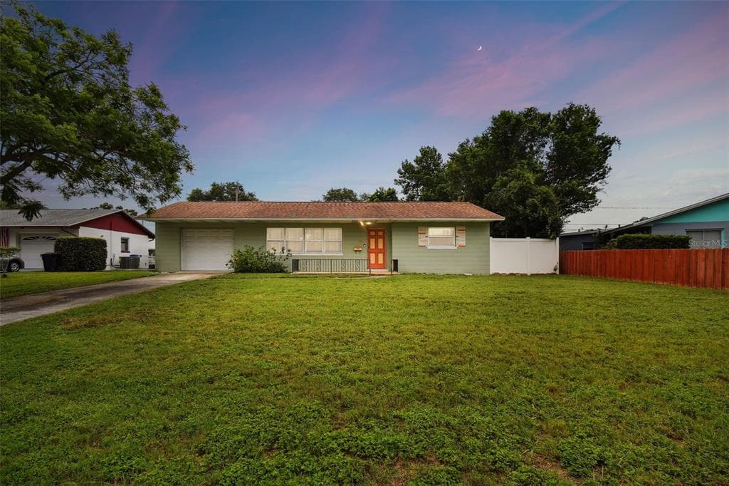 6833 36TH AVENUE N ST PETERSBURG, FL 33710