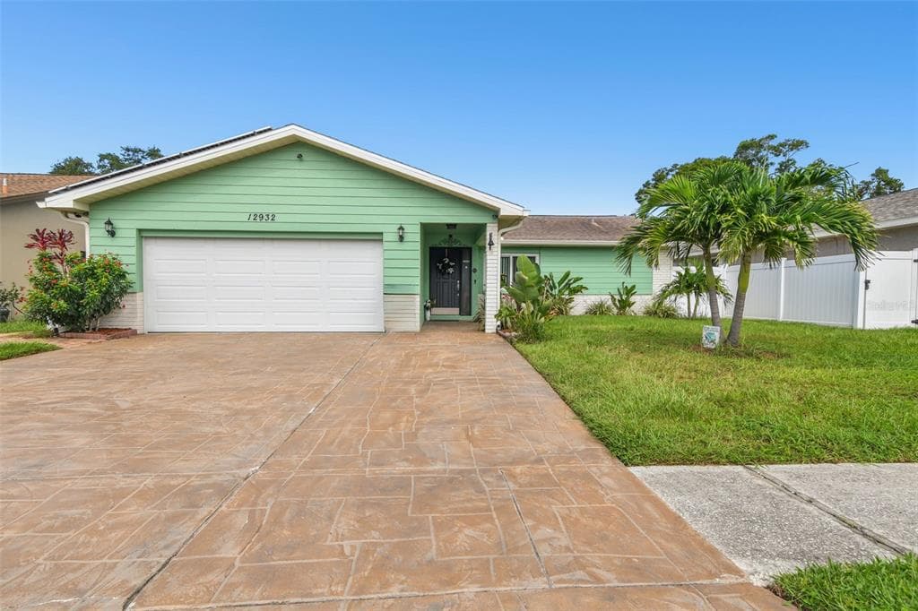 12932 SARAH LANE LARGO, FL 33773