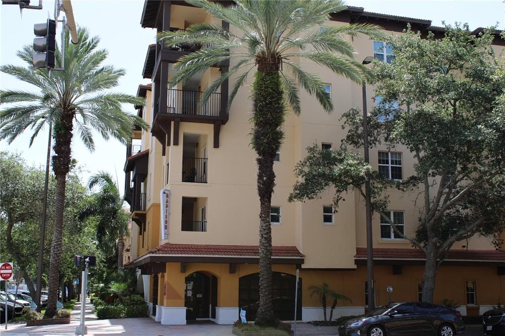 100 4TH AVENUE S UNIT 324